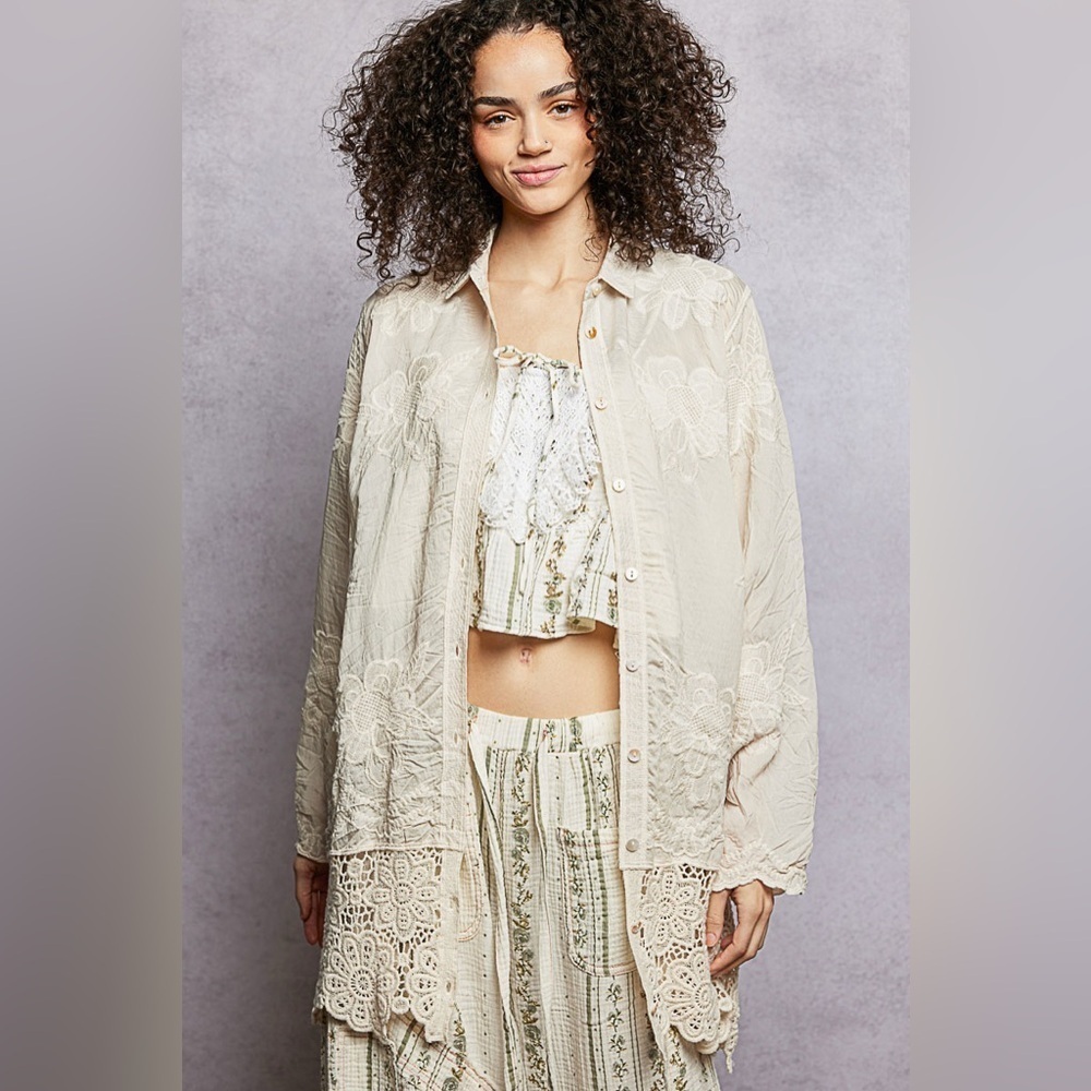 POL Embroidered Lace Detail Top